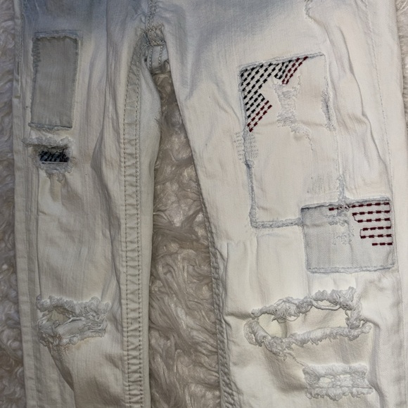 Miss Me Signature Skinny Low Rise Distressed, Patches Jeans, Size 27x31 - Picture 4 of 16